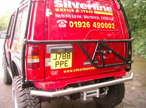 Land Rover Discovery - External roll cage
