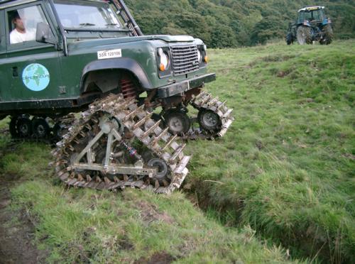 Tracked vehicle - Land Rover Defender